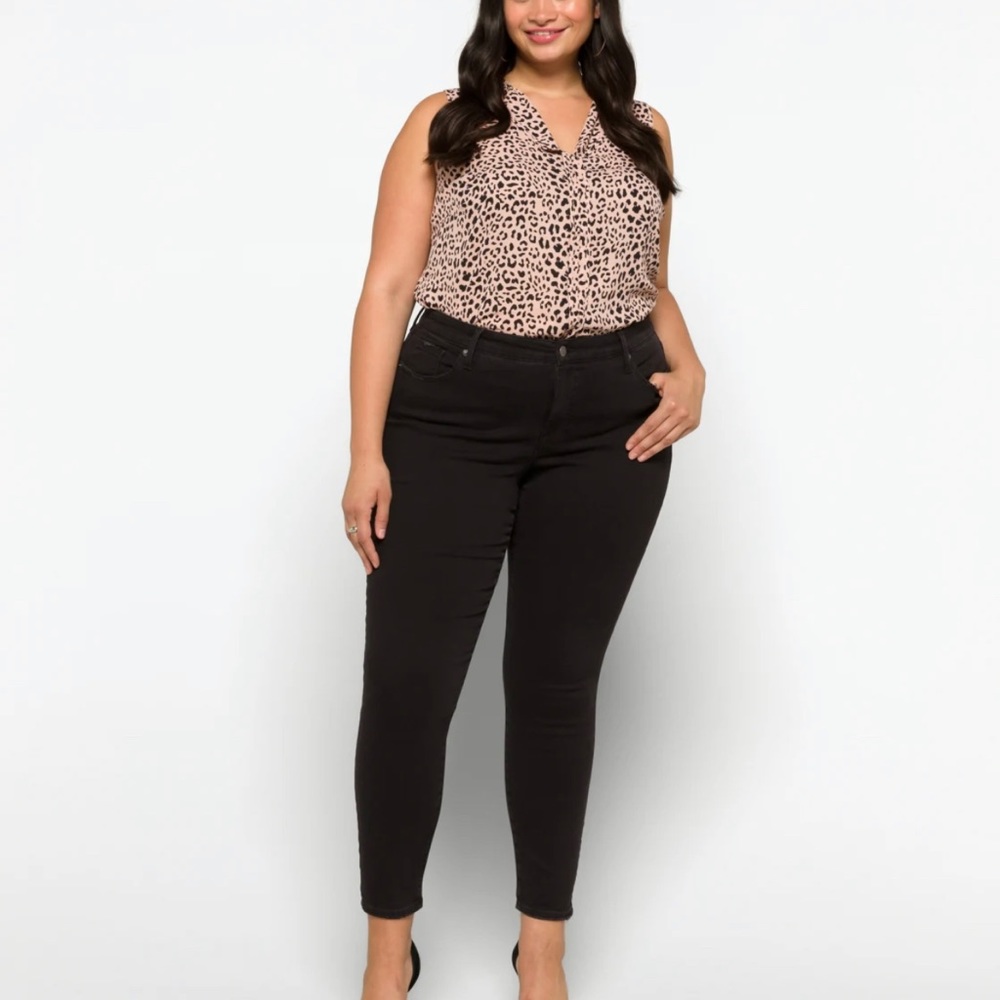 Pistola Arielle Skinny Scissor Cut Hem Capri Jean. Size 14 W. 28” inseam